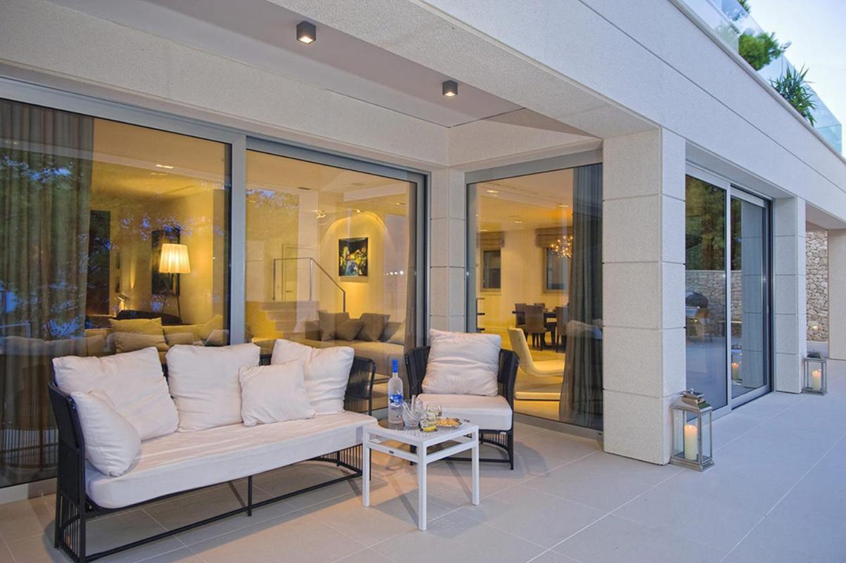 Luxury Seafront Villa My Dream With Private Pool, Jacuzzi And Staff At The Beach On Brac Island - Sumartin Selca  Kültér fotó