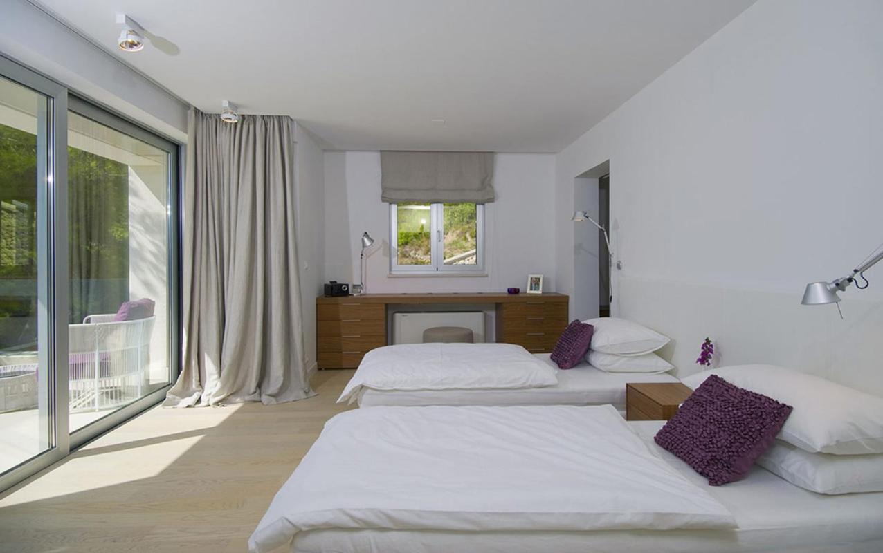 Luxury Seafront Villa My Dream With Private Pool, Jacuzzi And Staff At The Beach On Brac Island - Sumartin Selca  Kültér fotó